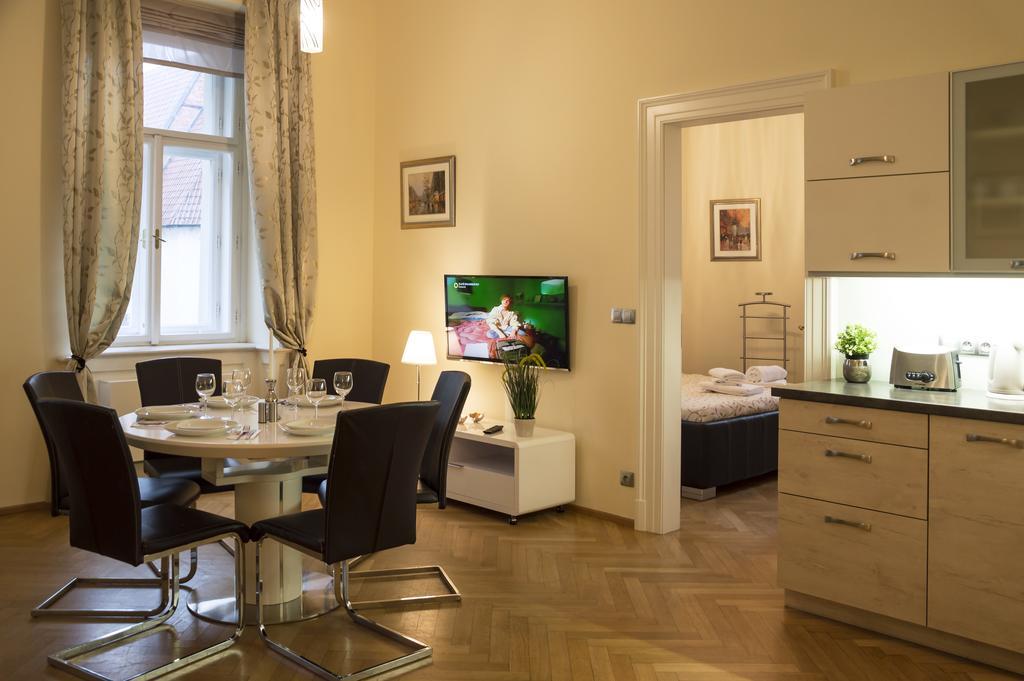 Modern Apartment Vsehrdova Prague Exterior photo