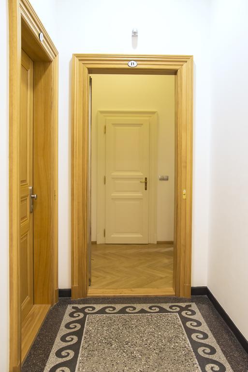 Modern Apartment Vsehrdova Prague Exterior photo
