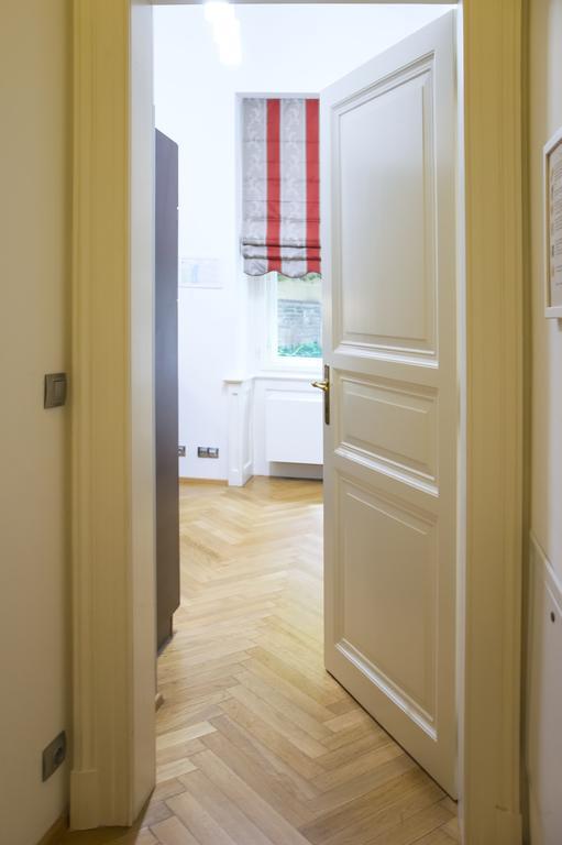 Modern Apartment Vsehrdova Prague Exterior photo