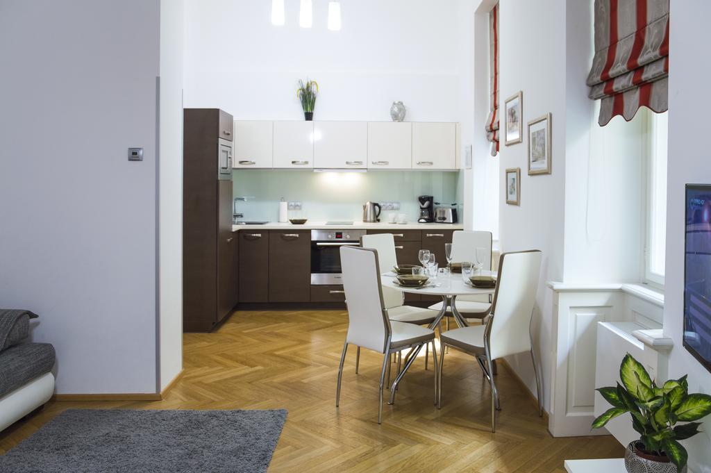 Modern Apartment Vsehrdova Prague Exterior photo